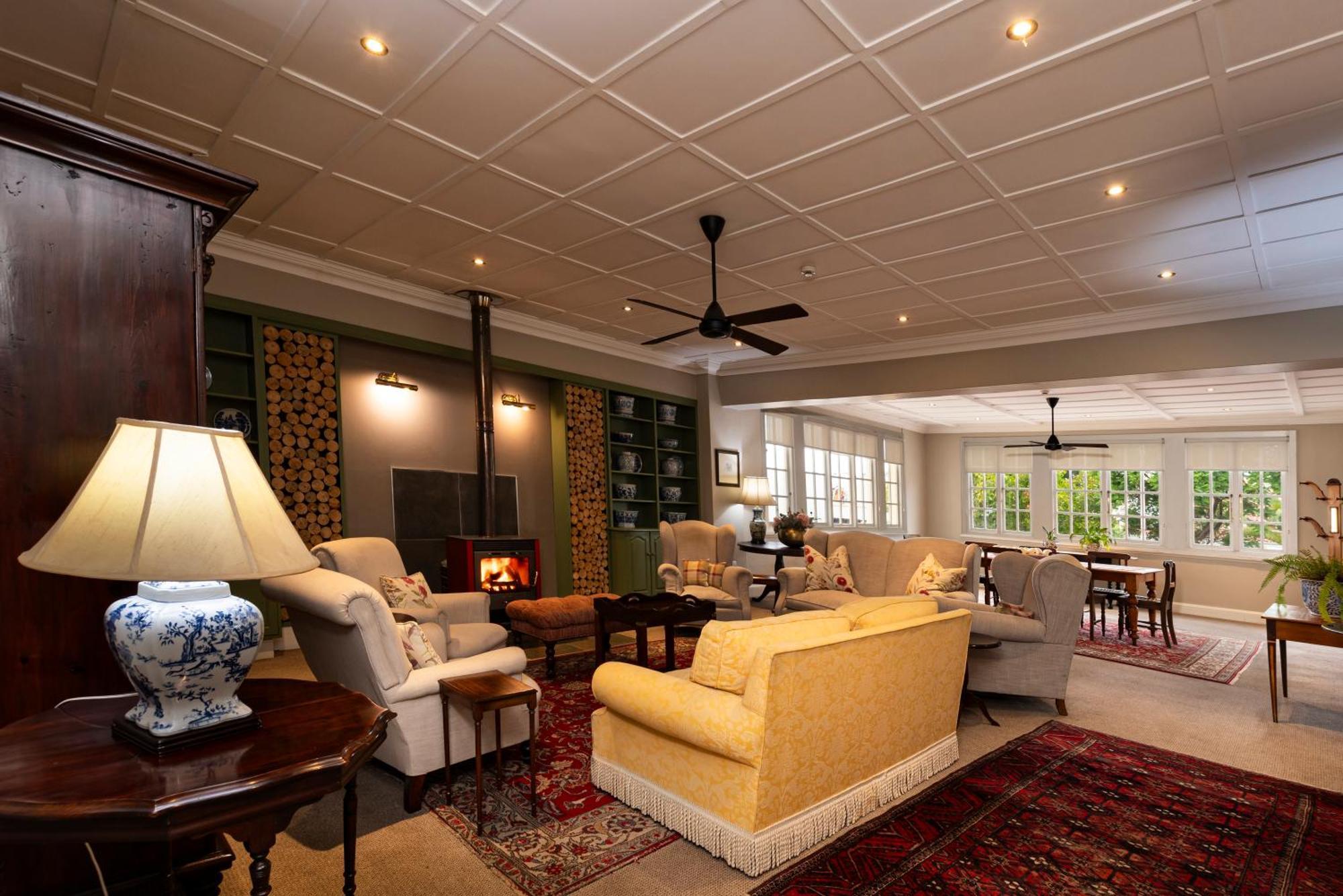 Queen'S Hotel By Bon Hotels Oudtshoorn Kültér fotó